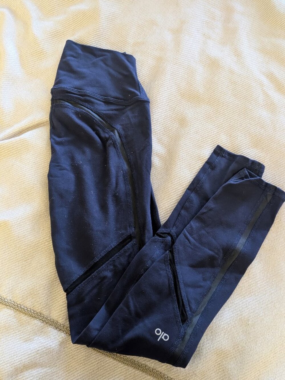 Alo Leggings